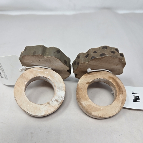 Pier 1 Set of Wooden Napkin Rings Flower Shape Carved Brown & Natural Wood - Picture 4 of 6